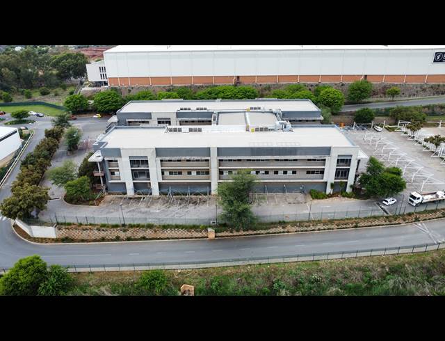 7,296M² OFFICE FOR SALE IN LONGMEADOW